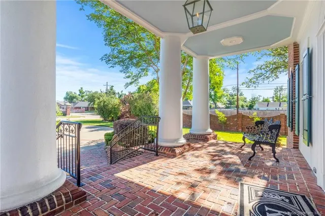 $1,050,000 | 1301 Charlestown Lane, Lake Charles, LA 70605