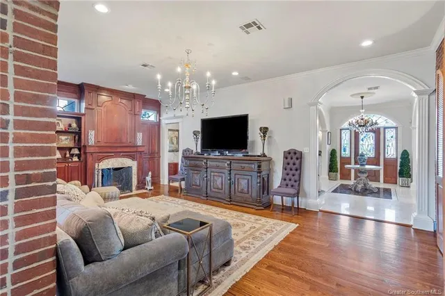 $1,050,000 | 1301 Charlestown Lane, Lake Charles, LA 70605