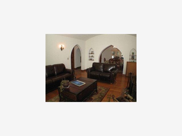 209 Stanley Road Burlingame, CA 94010 - Photo 6 of 9 Gallery Image 6