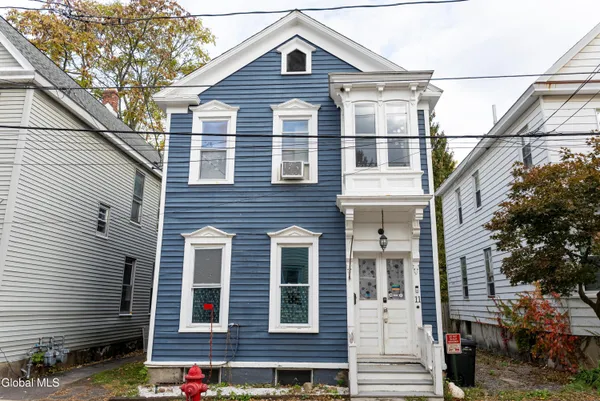 $210,000 | 11 River Street, Schenectady, NY 12305