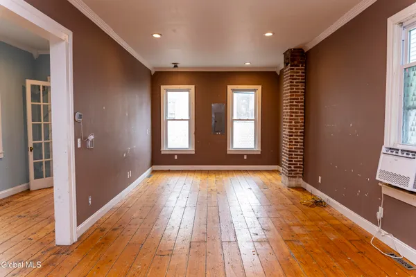 $210,000 | 11 River Street, Schenectady, NY 12305