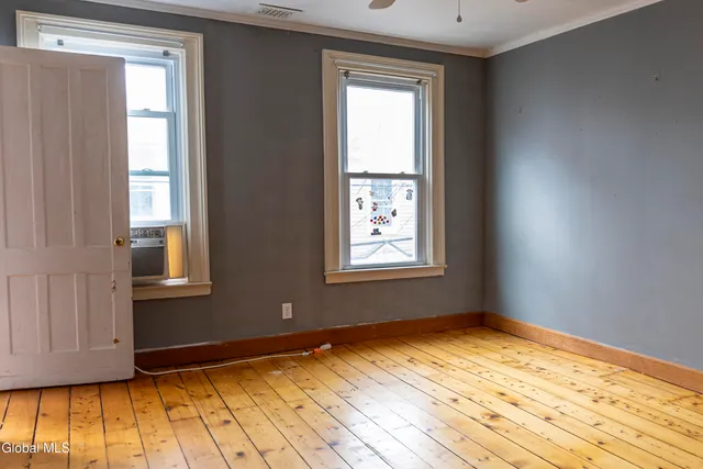 $210,000 | 11 River Street, Schenectady, NY 12305