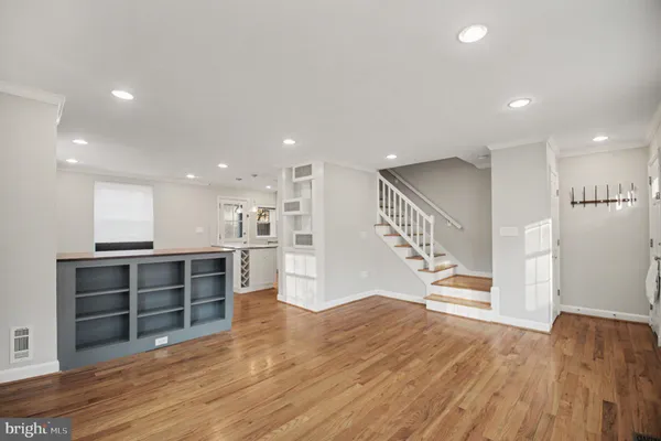 $3,700 | 4885 28th Street South, Unit B, Arlington, VA 22206