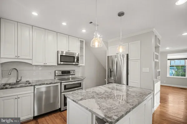 $3,700 | 4885 28th Street South, Unit B, Arlington, VA 22206