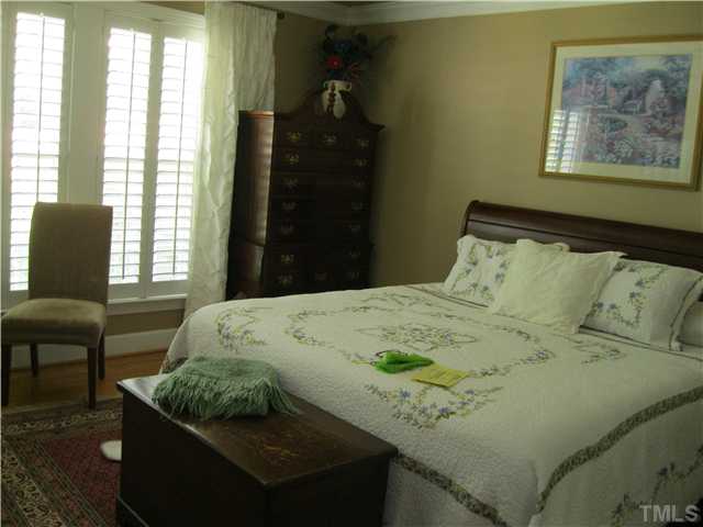 3914 Center Creek Circle Raleigh, NC 27612 - Photo 16 of 25 Gallery Image 16