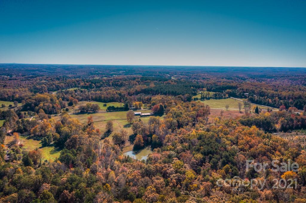 197 Turner Road Tryon, NC 28782 - Photo 3 of 45 a view of a city