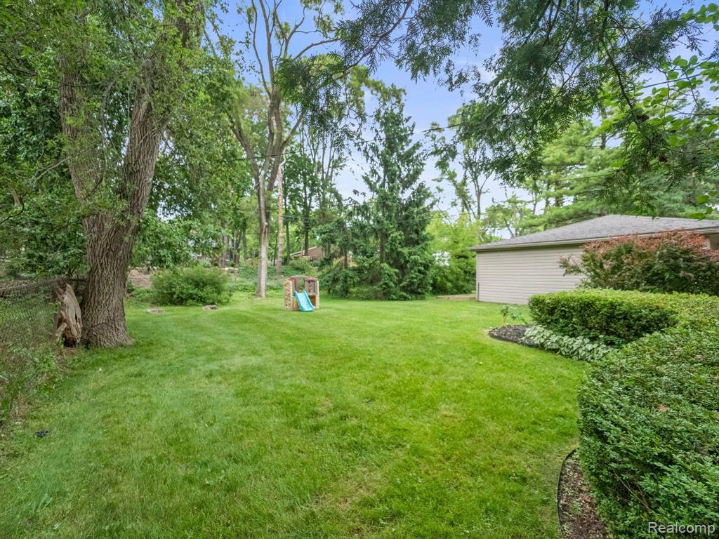 290 Winry Drive Rochester Hills, MI 48307 - Photo 32 of 43