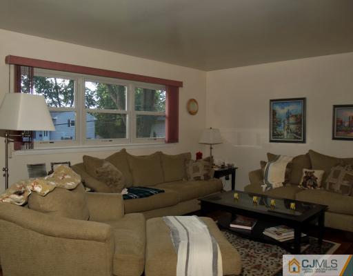 11 Winton Road East Brunswick, NJ 08816 - Photo 3 of 10 Gallery Image 3