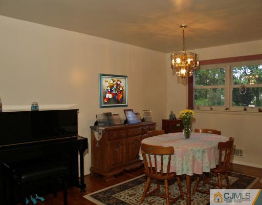 11 Winton Road East Brunswick, NJ 08816 - Photo 4 of 10 Gallery Image 4