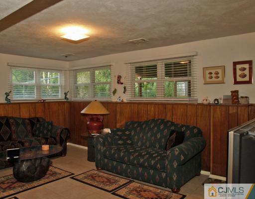11 Winton Road East Brunswick, NJ 08816 - Photo 5 of 10 Gallery Image 5