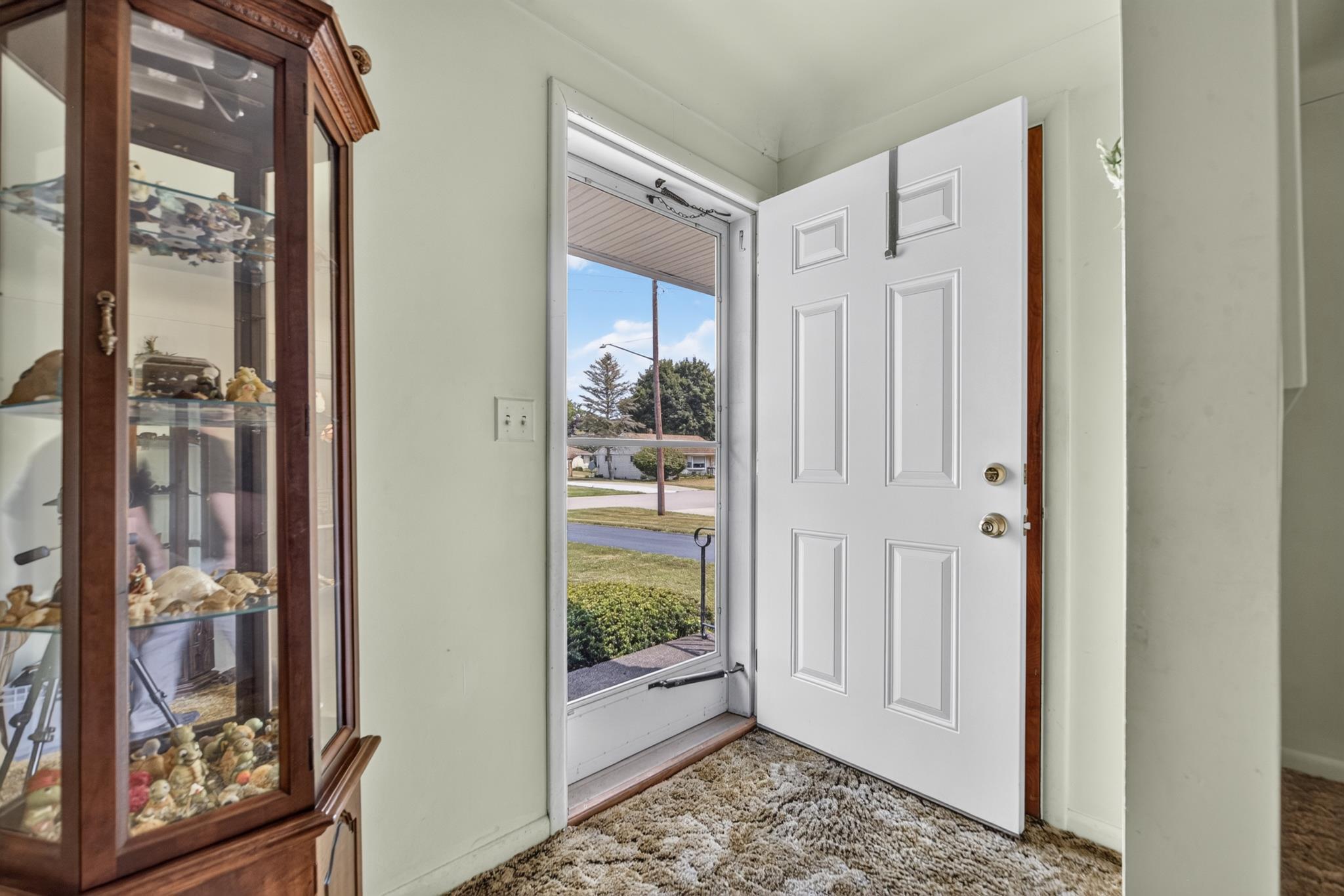 1515 Devonshire Road Jackson, MI 49203 - Photo 15 of 47 Dev entry 2