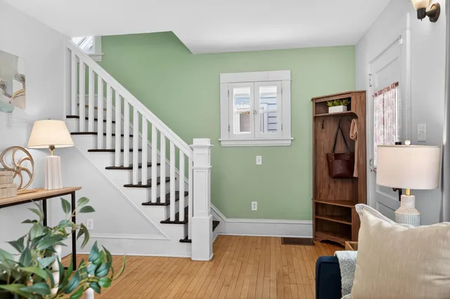 $259,900 | 147 Hurley Street East, West St. Paul, MN 55118