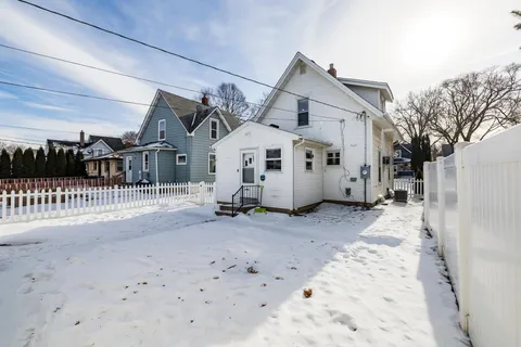 $259,900 | 147 Hurley Street East, West St. Paul, MN 55118