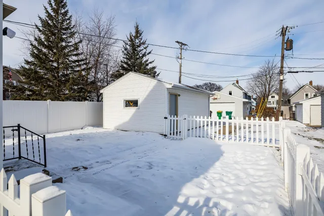 $259,900 | 147 Hurley Street East, West St. Paul, MN 55118