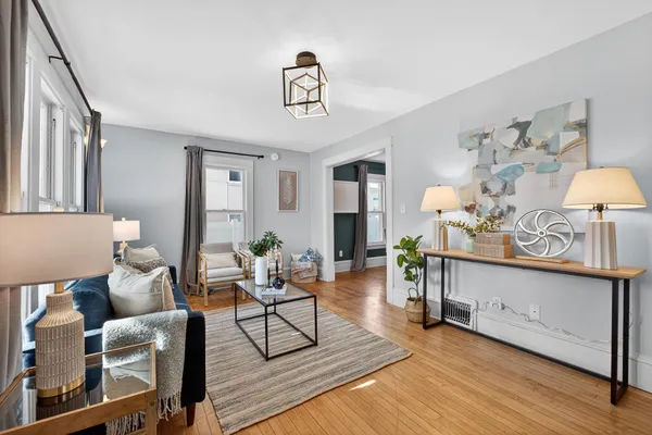 $260,000 | 147 Hurley Street East, West St. Paul, MN 55118