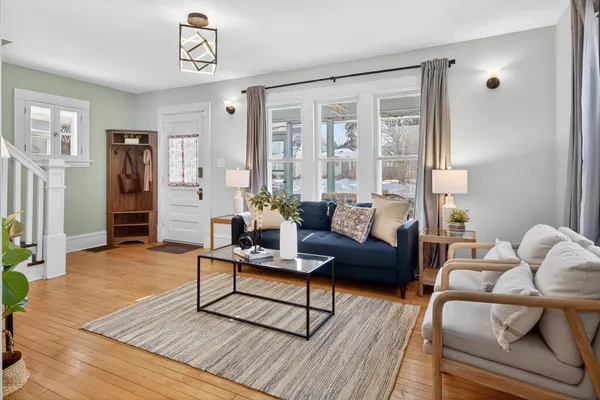 $260,000 | 147 Hurley Street East, West St. Paul, MN 55118