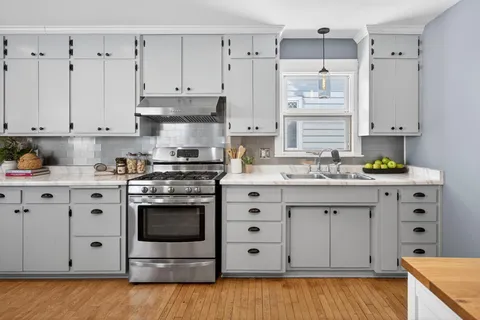 $259,900 | 147 Hurley Street East, West St. Paul, MN 55118