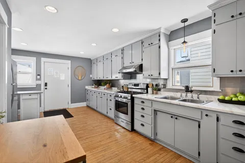 $259,900 | 147 Hurley Street East, West St. Paul, MN 55118