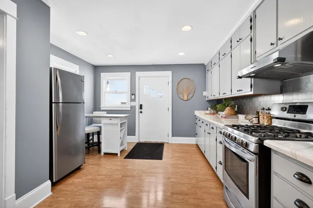 $259,900 | 147 Hurley Street East, West St. Paul, MN 55118