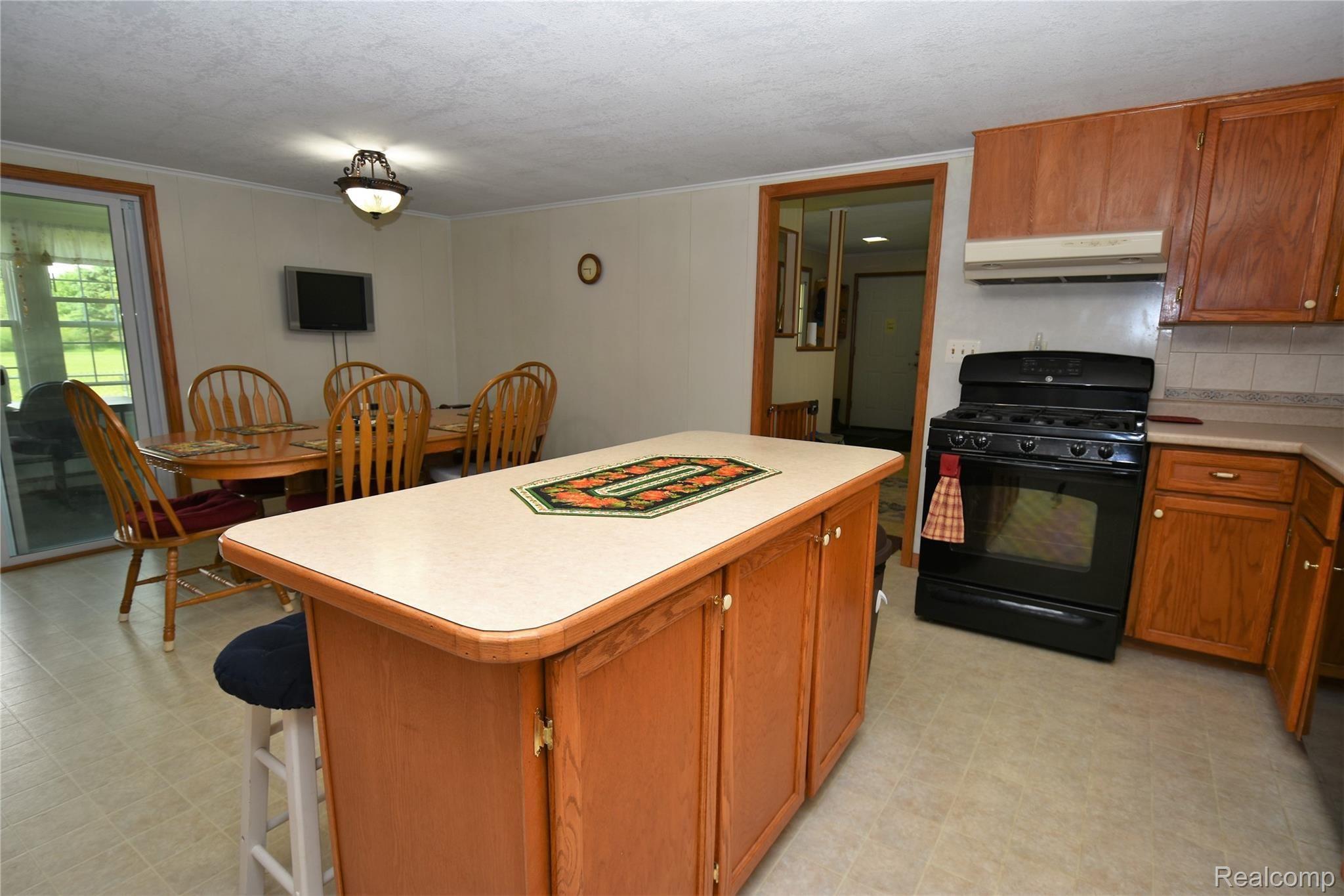 6249 Clear Lake Road Imlay City, MI 48444 - Photo 10 of 41 DSC_9768.JPG