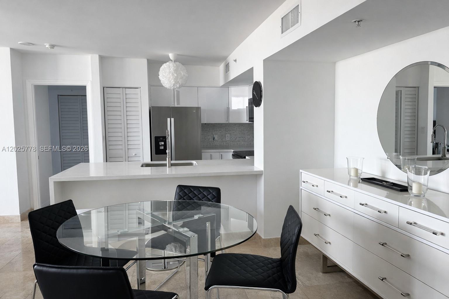 90 Alton Road, Unit 1009 Miami Beach, FL 33139 - Photo 12 of 20