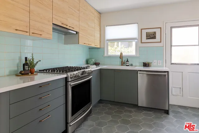 $1,675,000 | 510 Venice Way, Venice, CA 90291