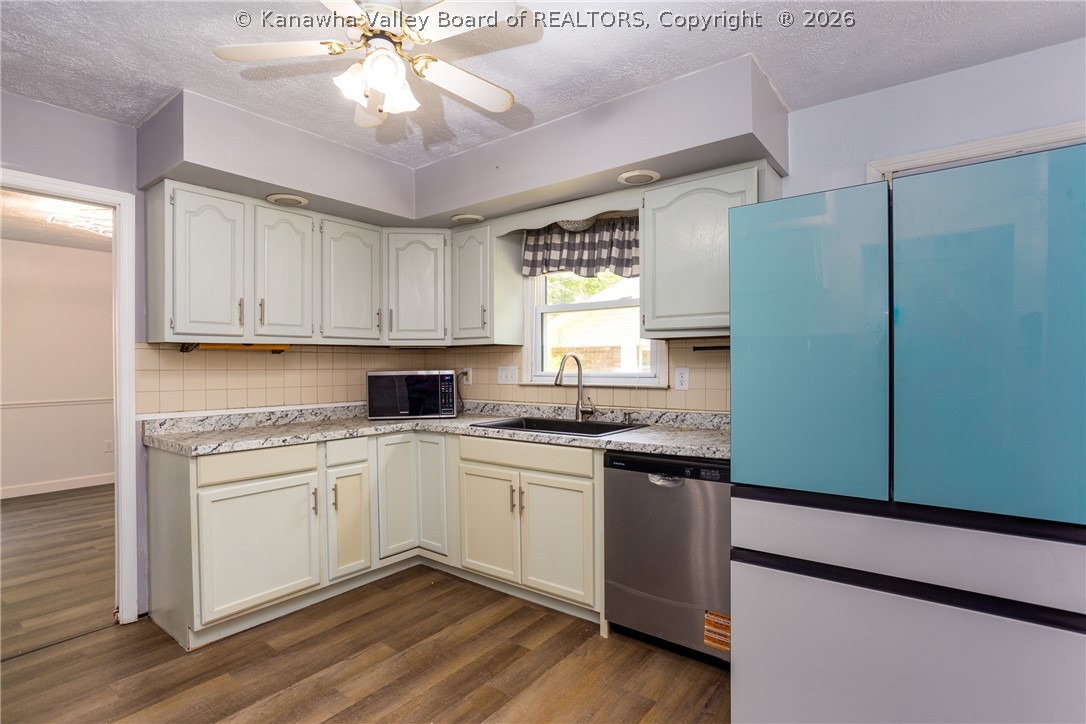 726 Lower Donnally Road Charleston, WV 25304 - Photo 20 of 39 Gallery Image 20