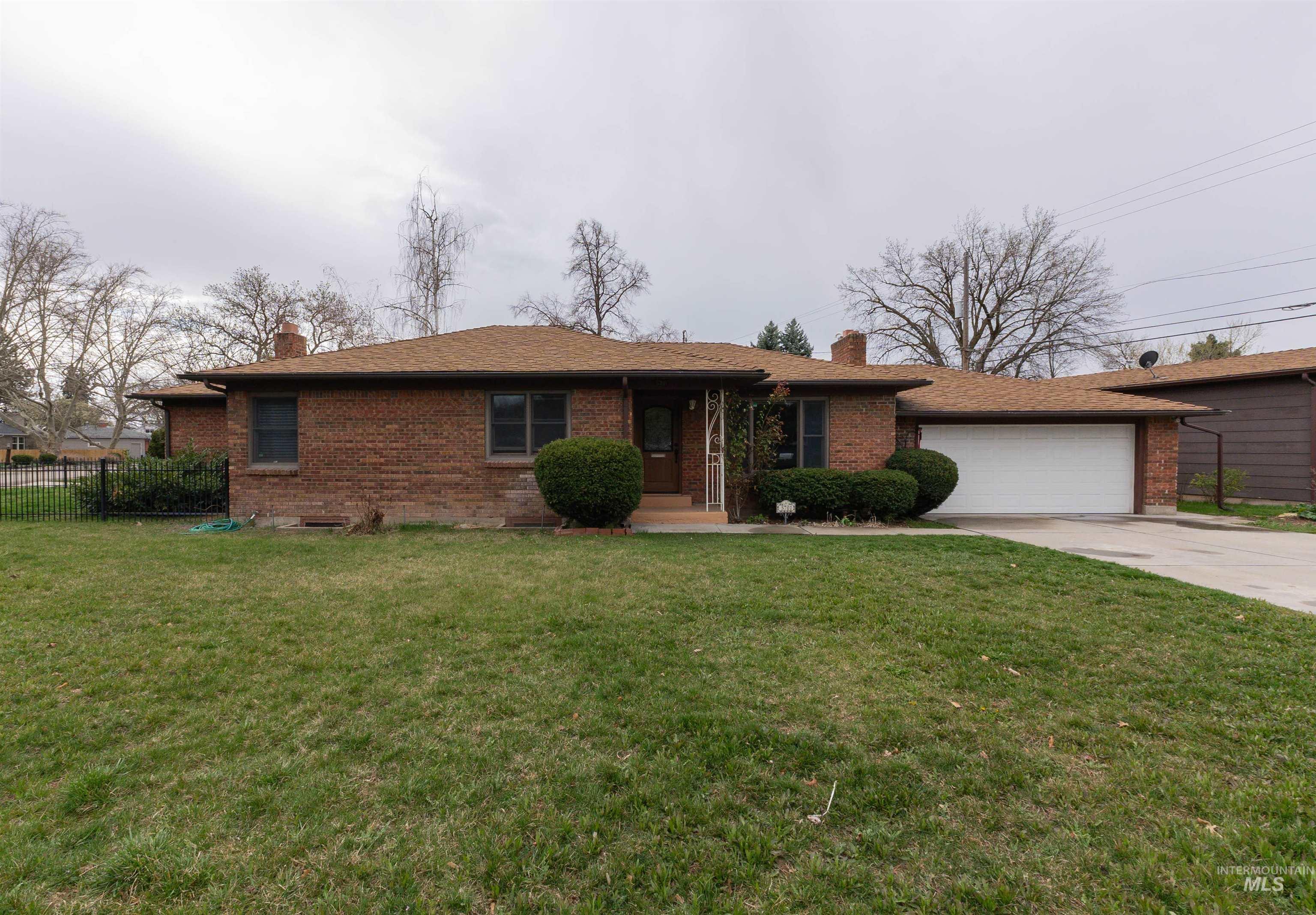 5701 Cruzen Street Boise, ID 83706 - Photo 3 of 49