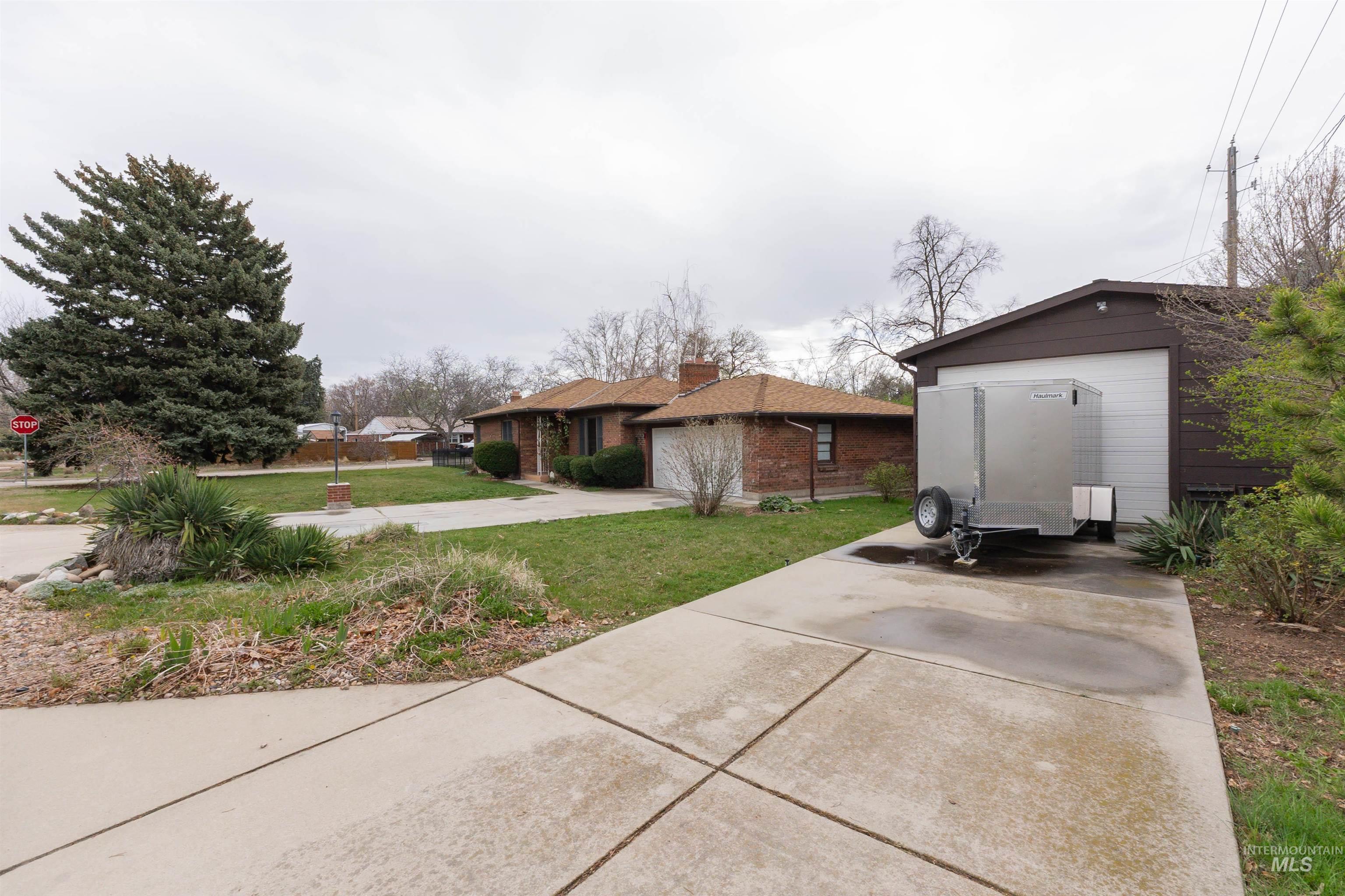 5701 Cruzen Street Boise, ID 83706 - Photo 6 of 49