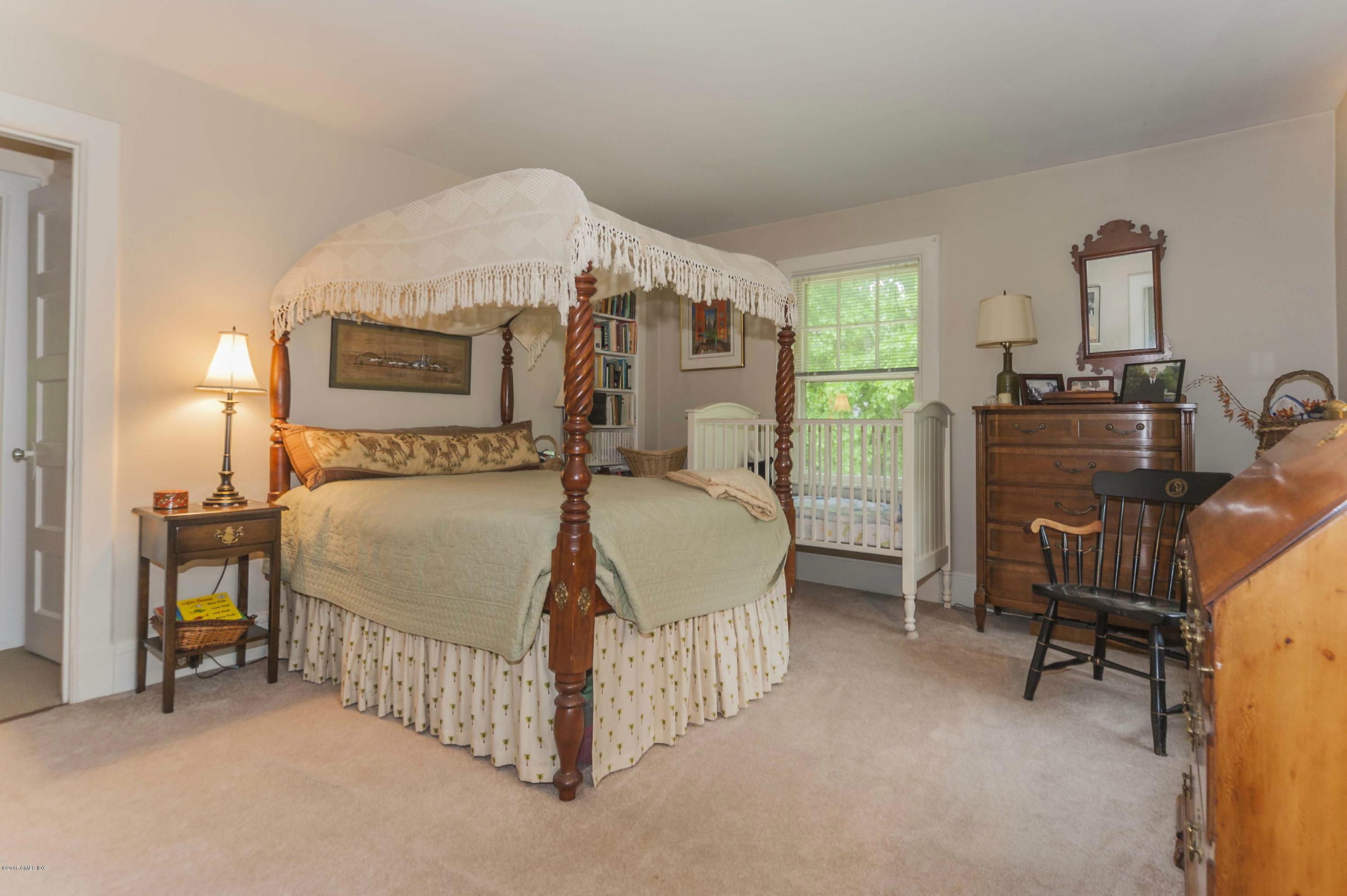 33 Hillside Road Greenwich, CT 06830 - Photo 9 of 22 7