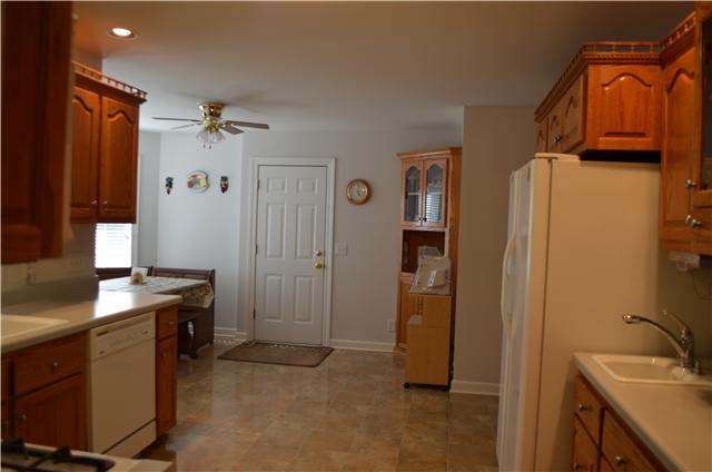 1564 Rossview Road Clarksville, TN 37043 - Photo 8 of 20 Kitchen