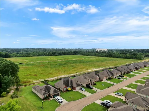 $4,759,820 | 45043 River Road, Hammond, LA 70401
