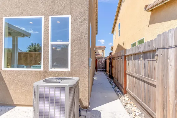 $399,000 | 179 Sunset Drive South, Madera, CA 93636