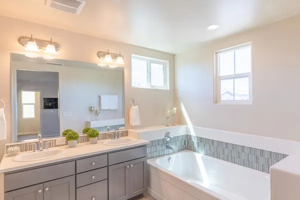 $399,000 | 179 Sunset Drive South, Madera, CA 93636