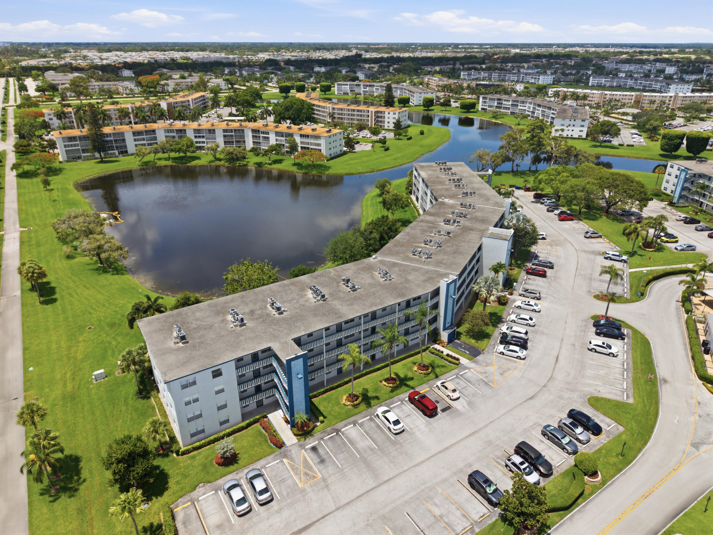 1048 Lincoln C Boca Raton, FL 33434 - Photo 33 of 36 32_dji_20260701124054_0512_d
