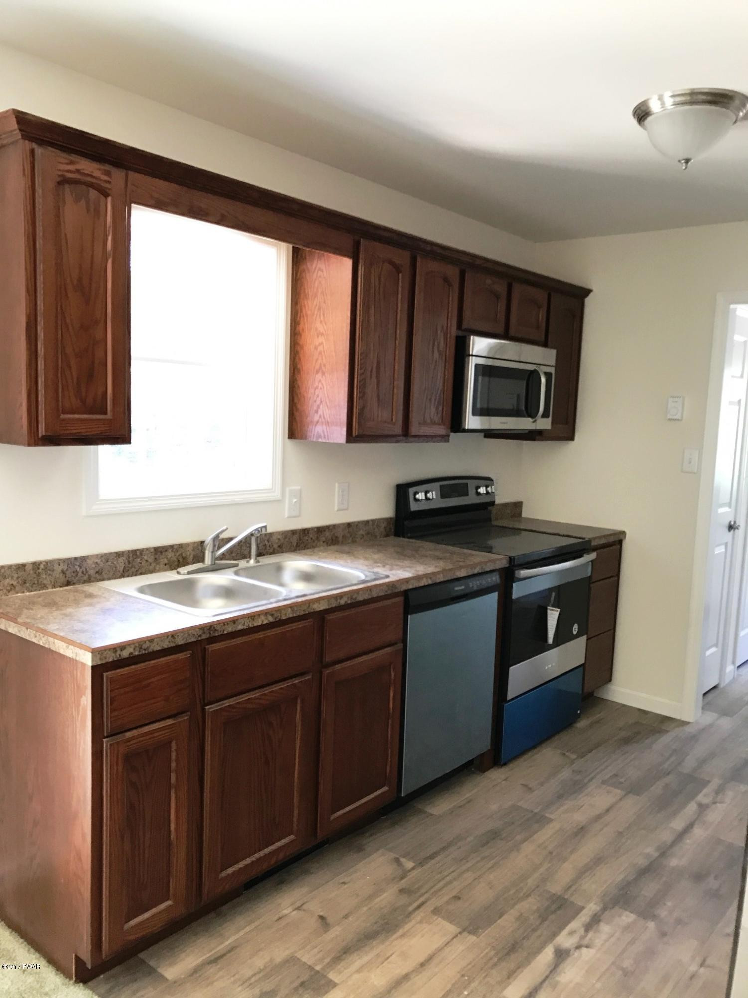 Lake Loretta Road Lake Ariel, PA 18436 - Photo 3 of 21 Kitchen