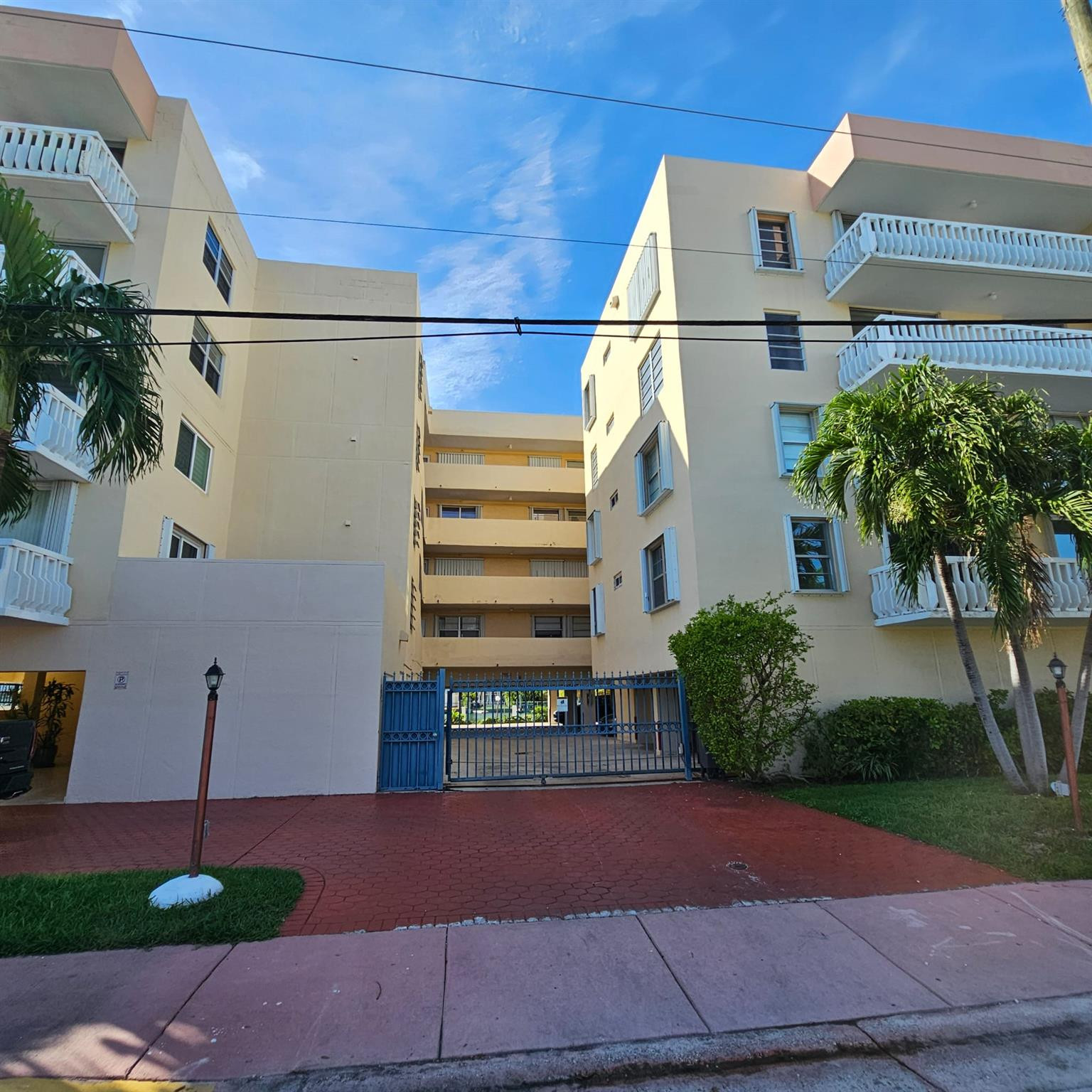 8530 Byron Avenue, Unit 406 Miami Beach, FL 33141 - Photo 10 of 35 a view of a outdoor space