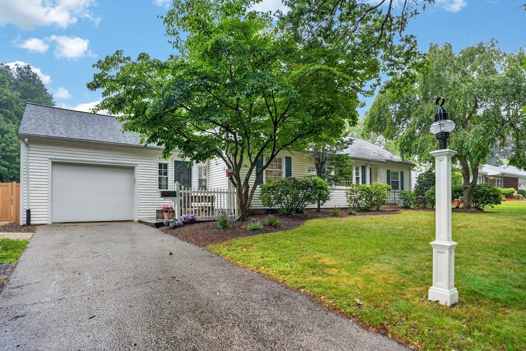 17 Pilgrim Way Walpole, MA 02032 - Photo 2 of 30 Gallery Image 2
