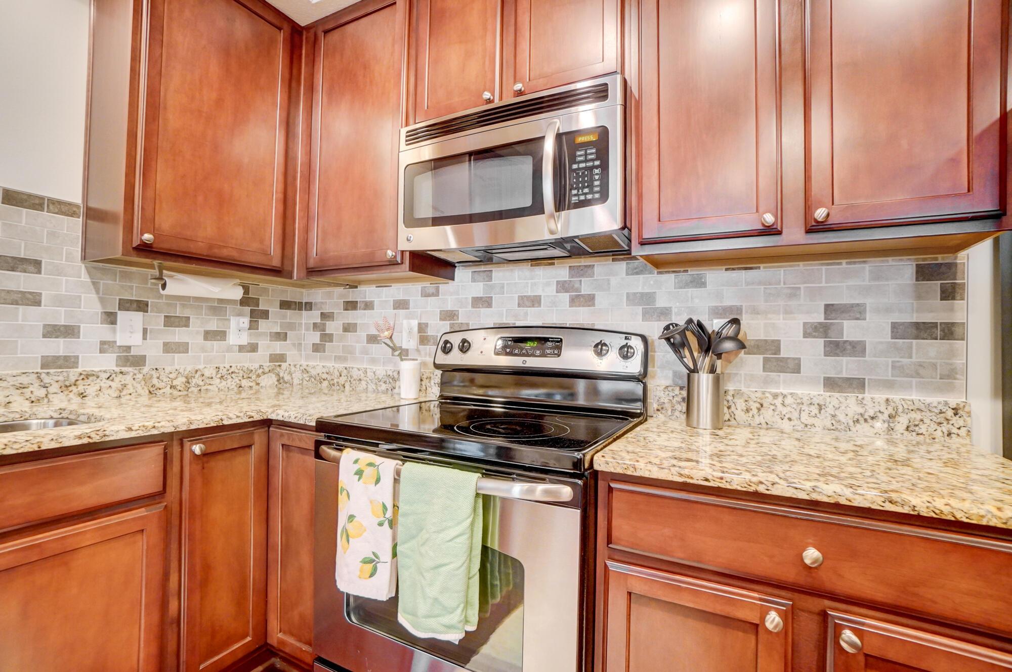 7975 Ravine Run Lane Columbus, OH 43235 - Photo 13 of 44 014