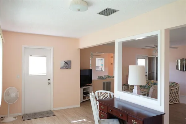 $129,500 | 1901 Canterbury Lane, Unit 4, Sun City Center, FL 33573