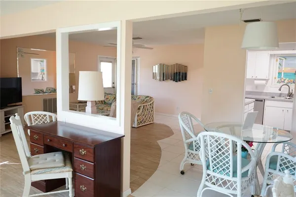 $129,500 | 1901 Canterbury Lane, Unit 4, Sun City Center, FL 33573