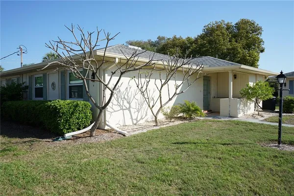 $129,500 | 1901 Canterbury Lane, Unit 4, Sun City Center, FL 33573