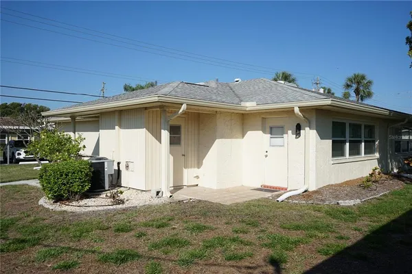 $129,500 | 1901 Canterbury Lane, Unit 4, Sun City Center, FL 33573