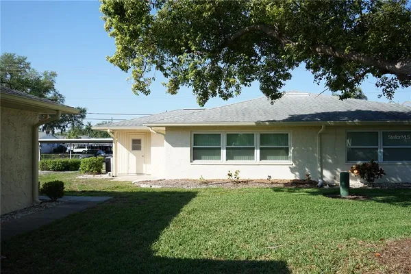 $129,500 | 1901 Canterbury Lane, Unit 4, Sun City Center, FL 33573