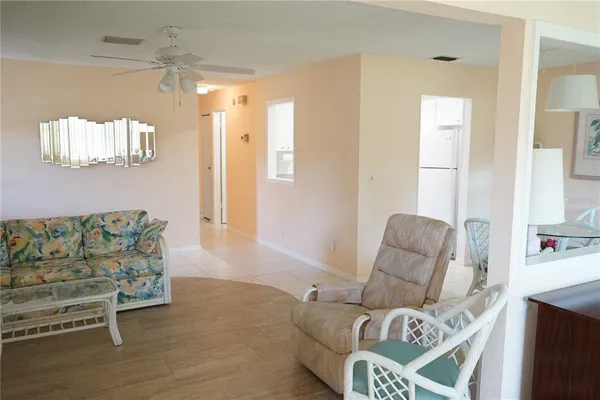 $129,500 | 1901 Canterbury Lane, Unit 4, Sun City Center, FL 33573