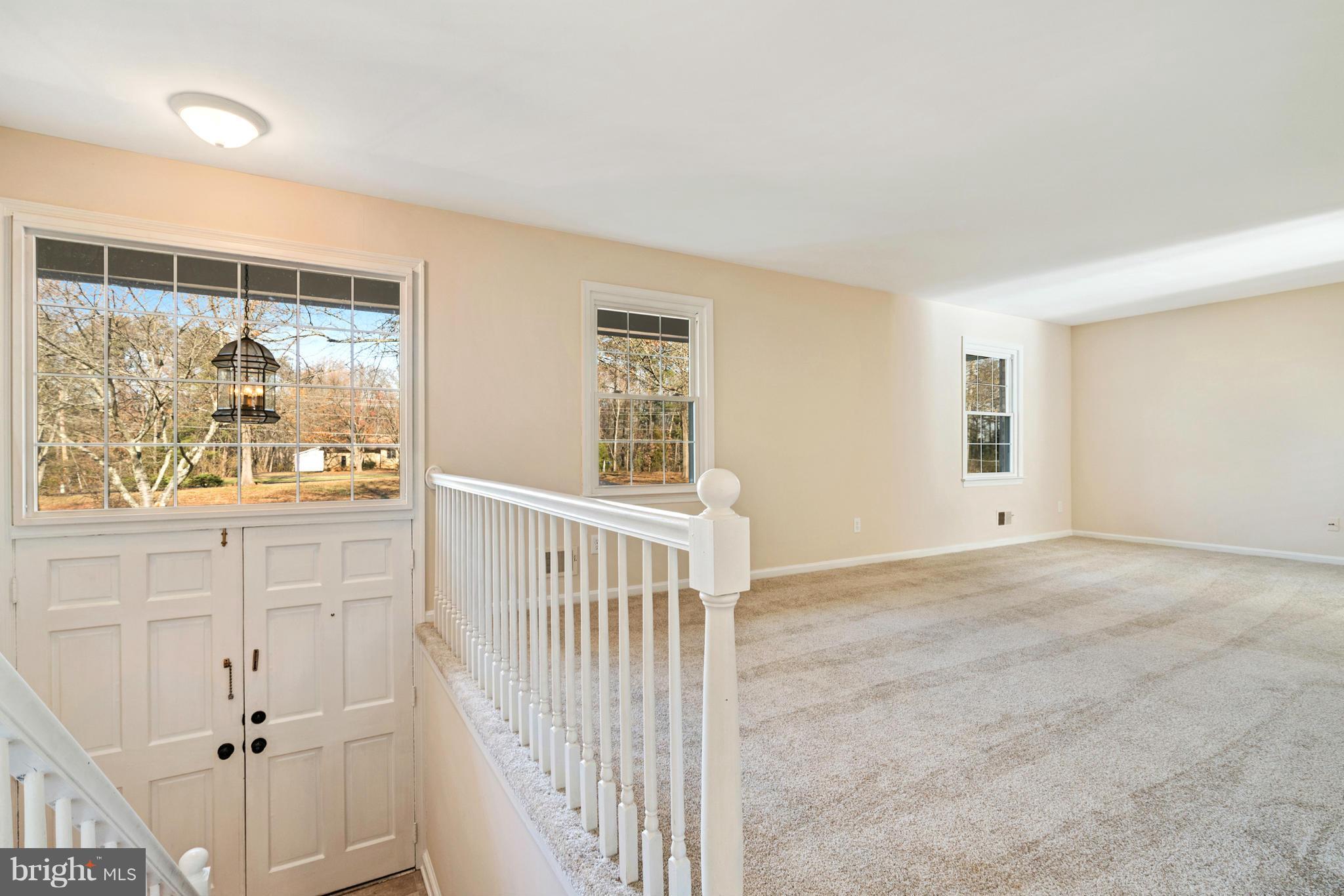 3827 Dumfries Road Catlett, VA 20119 - Photo 4 of 26 Living Room