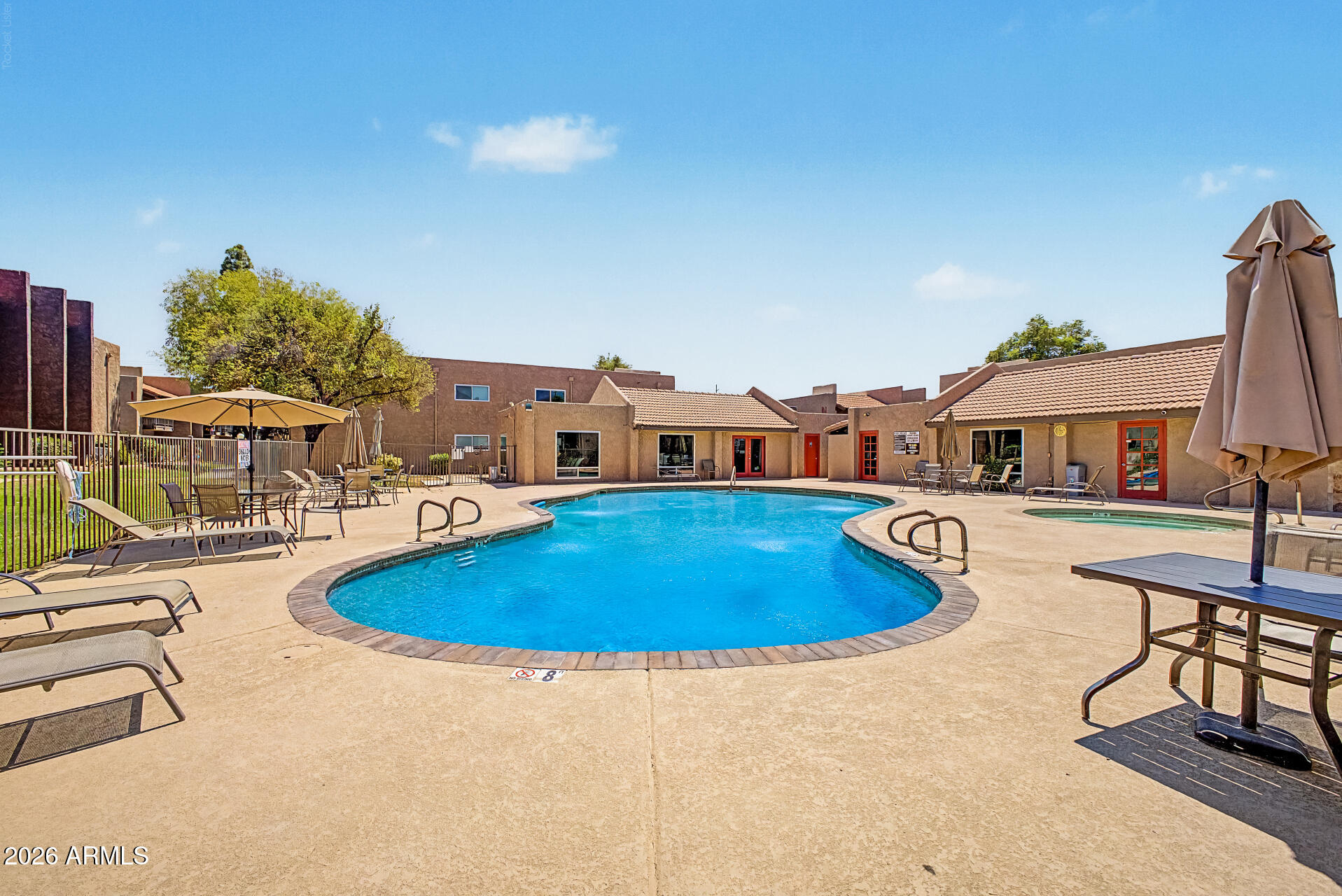 5525 East Thomas Road, Unit M23 Phoenix, AZ 85018 - Photo 25 of 26 Community Pool View B