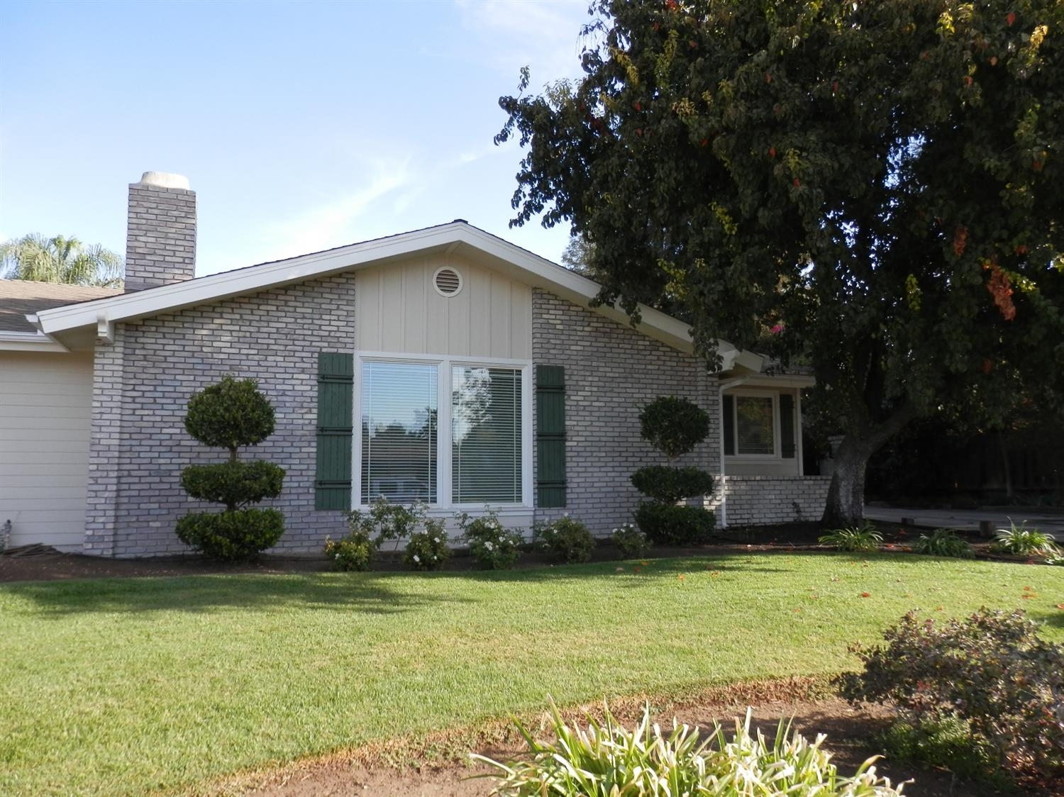 1194 West Eymann Avenue Reedley, CA 93654 - Photo 1 of 10 Gallery Image 1