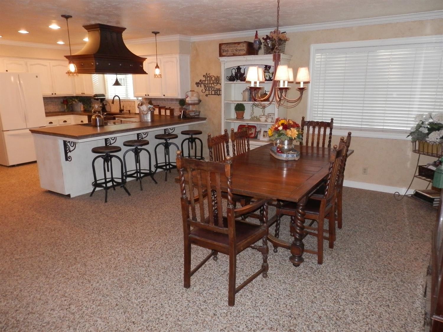 1194 West Eymann Avenue Reedley, CA 93654 - Photo 7 of 10 Gallery Image 7