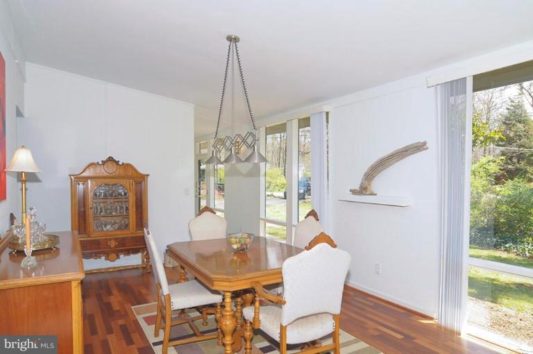 7704 Elba Road Alexandria, VA 22306 - Photo 7 of 27 Dining Room